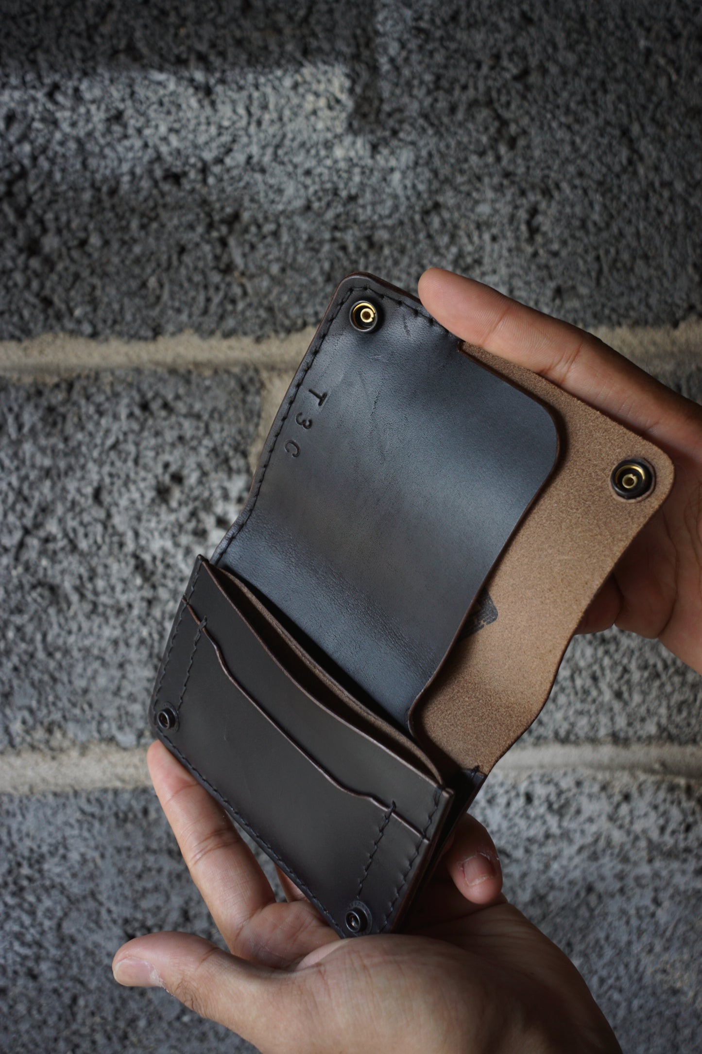 Cash pocket tracker wallet