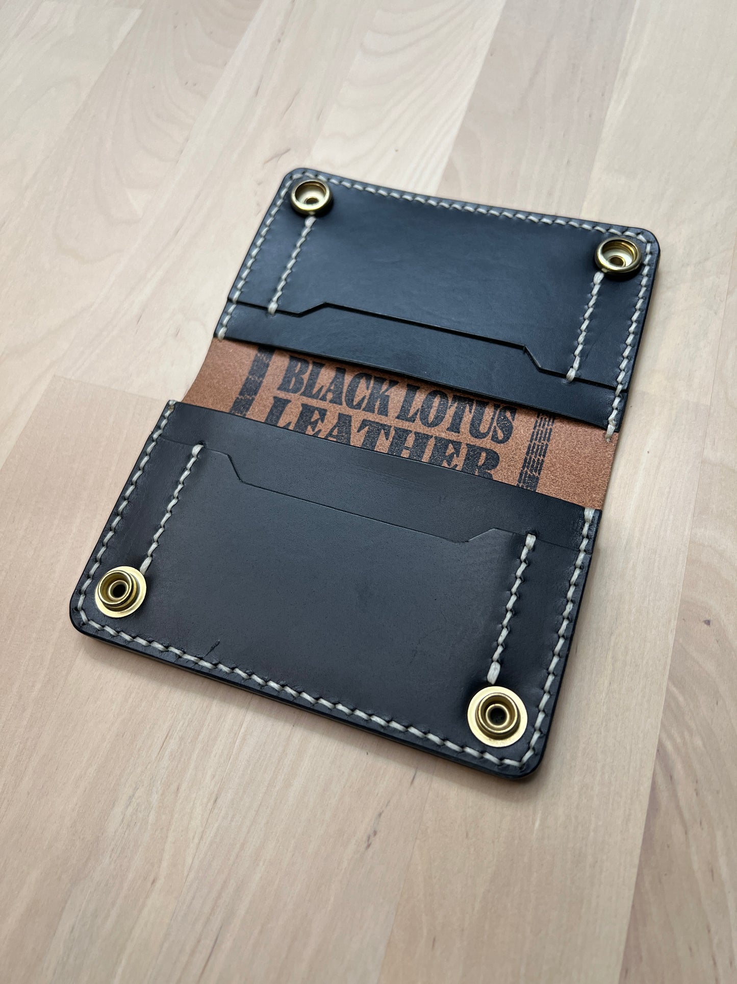 Slim tracker wallet