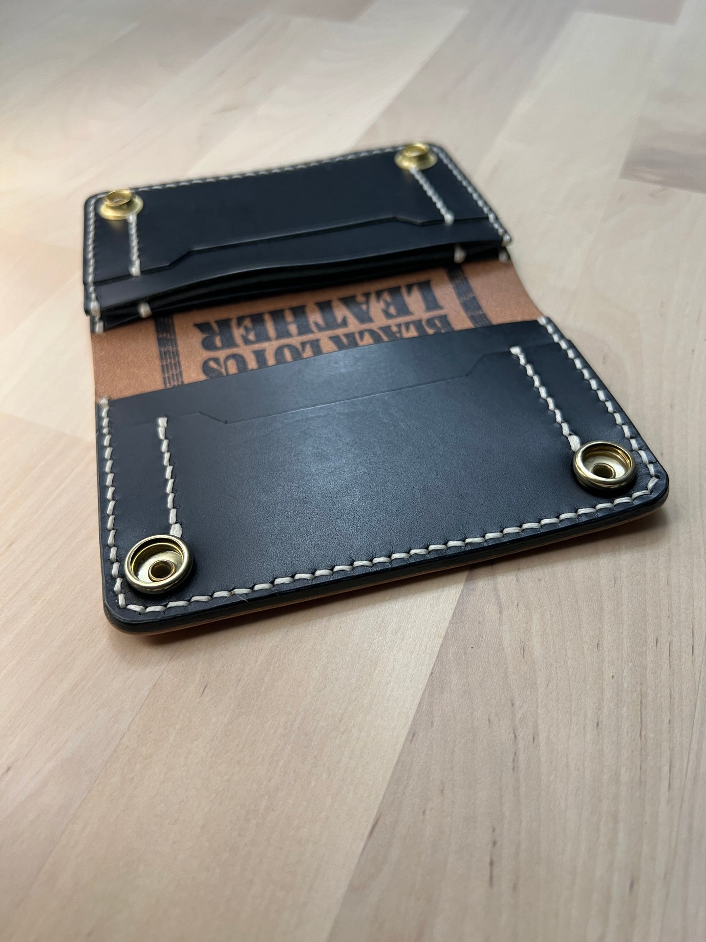 Slim tracker wallet